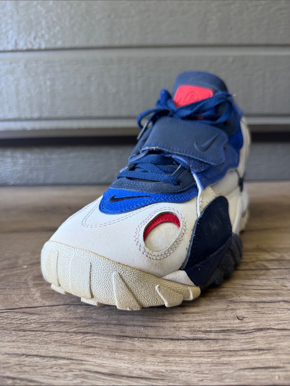 Nike air max Men’s Athletic Sneakers in Blue, White & Red size 10